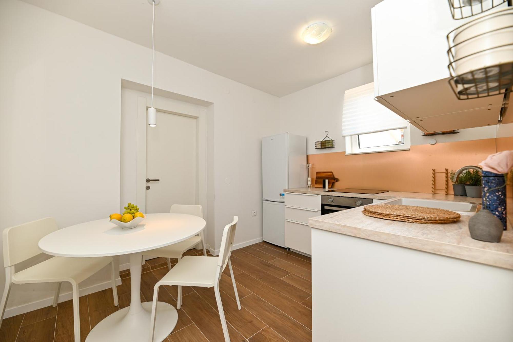Downtown Apartments Maar โตรกีร์ ภายนอก รูปภาพ