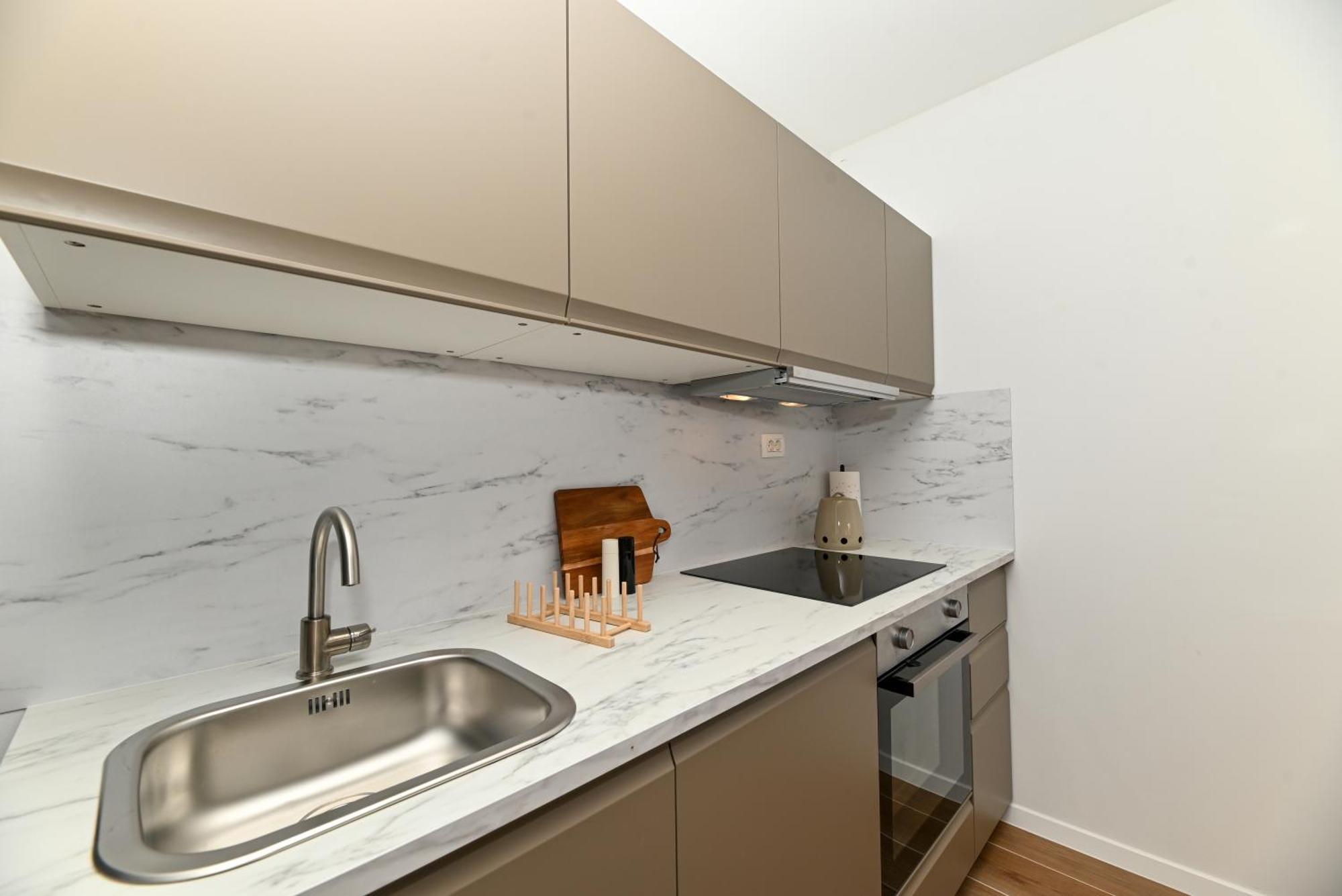 Downtown Apartments Maar โตรกีร์ ภายนอก รูปภาพ