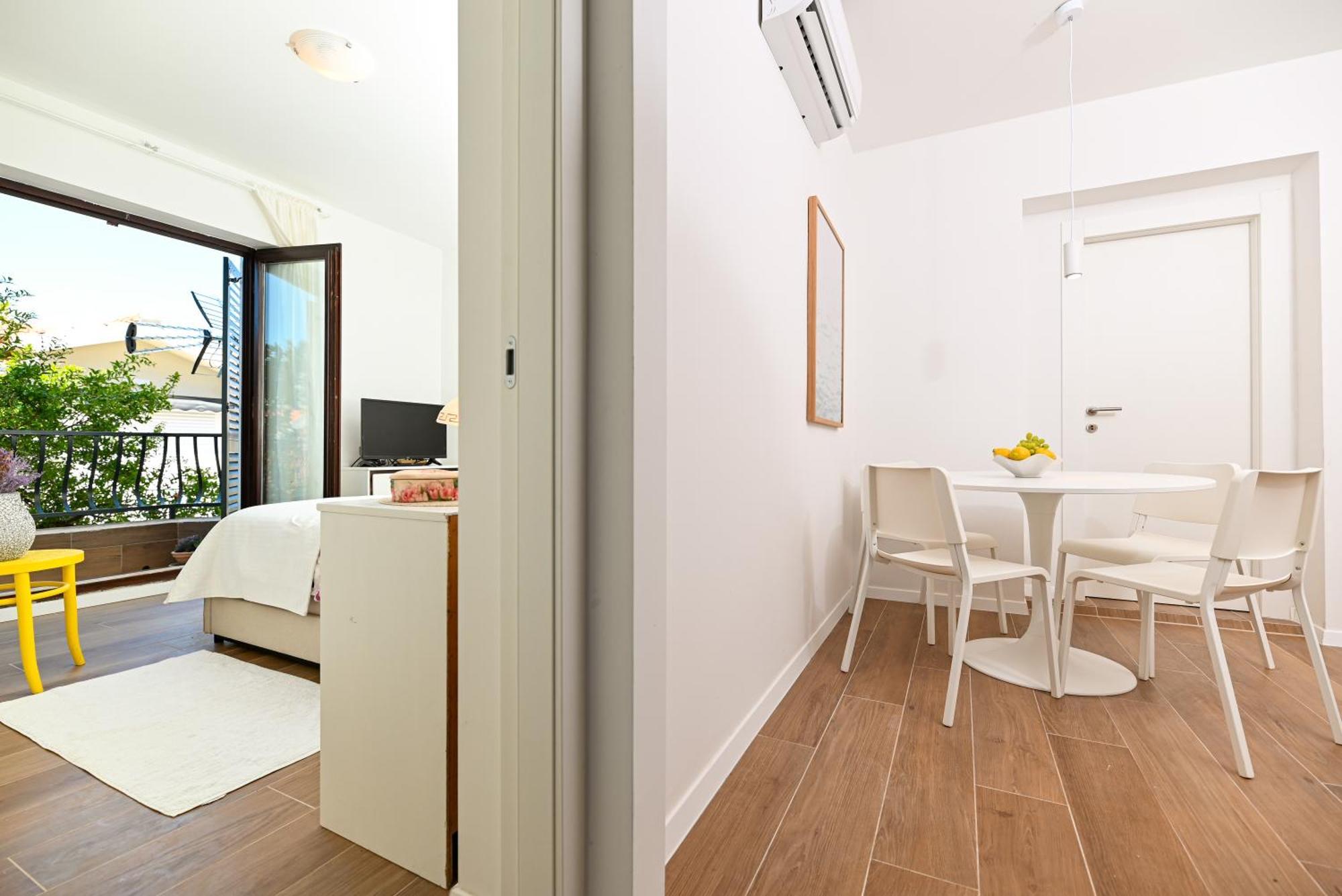 Downtown Apartments Maar โตรกีร์ ภายนอก รูปภาพ