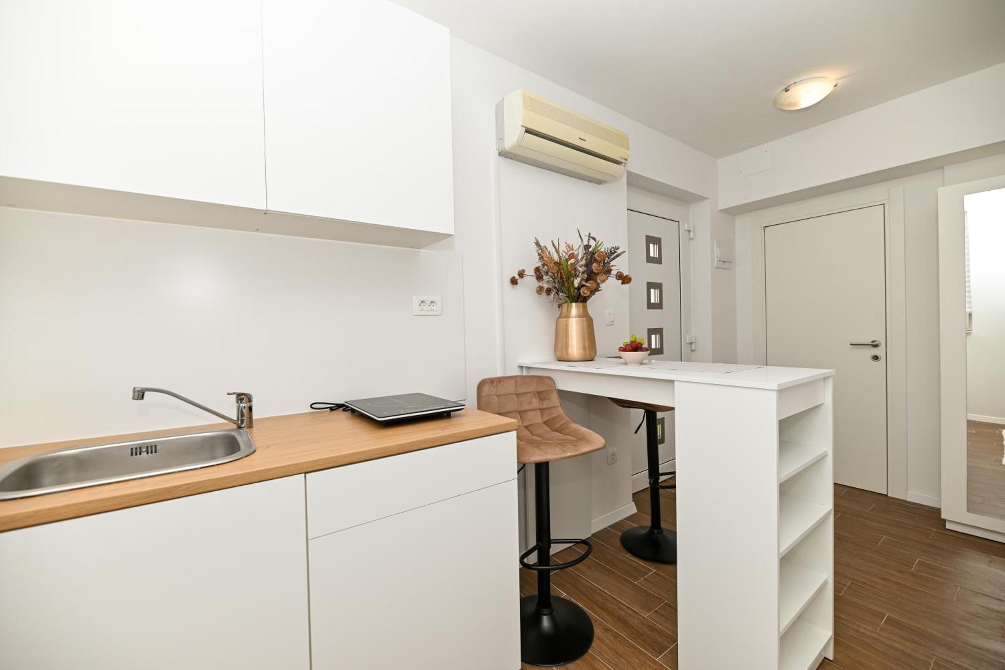 Downtown Apartments Maar โตรกีร์ ภายนอก รูปภาพ